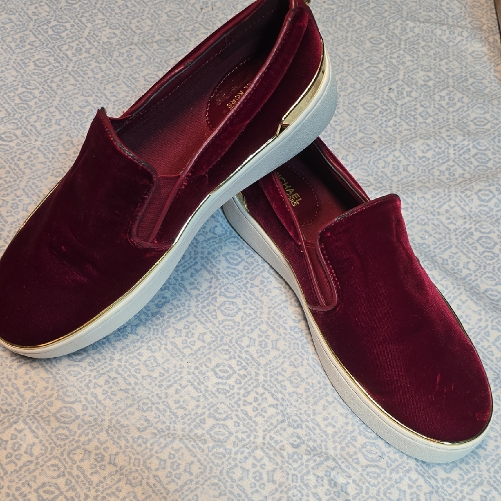 NWOT Michael Kors Velvet 6.5M
